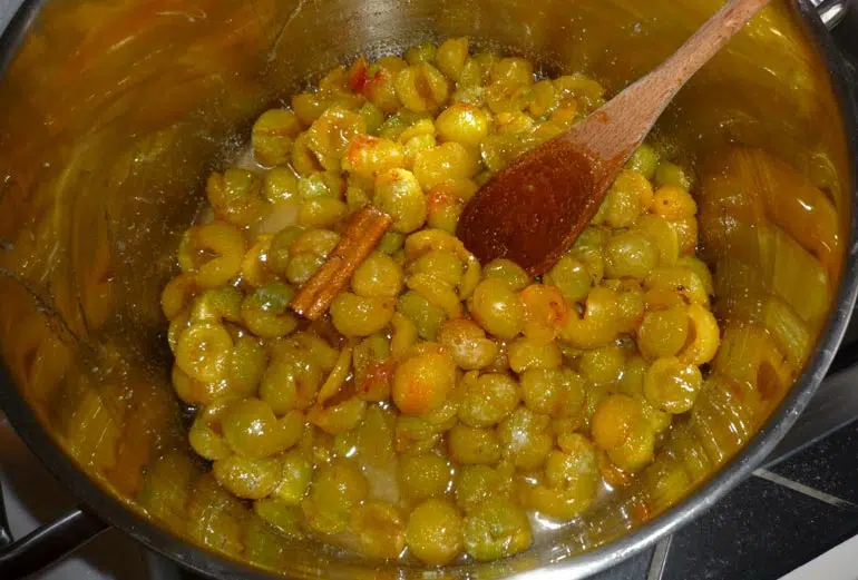 Première cuisson des mirabelles