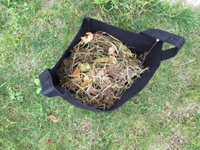 Première couche pour le compost en pot