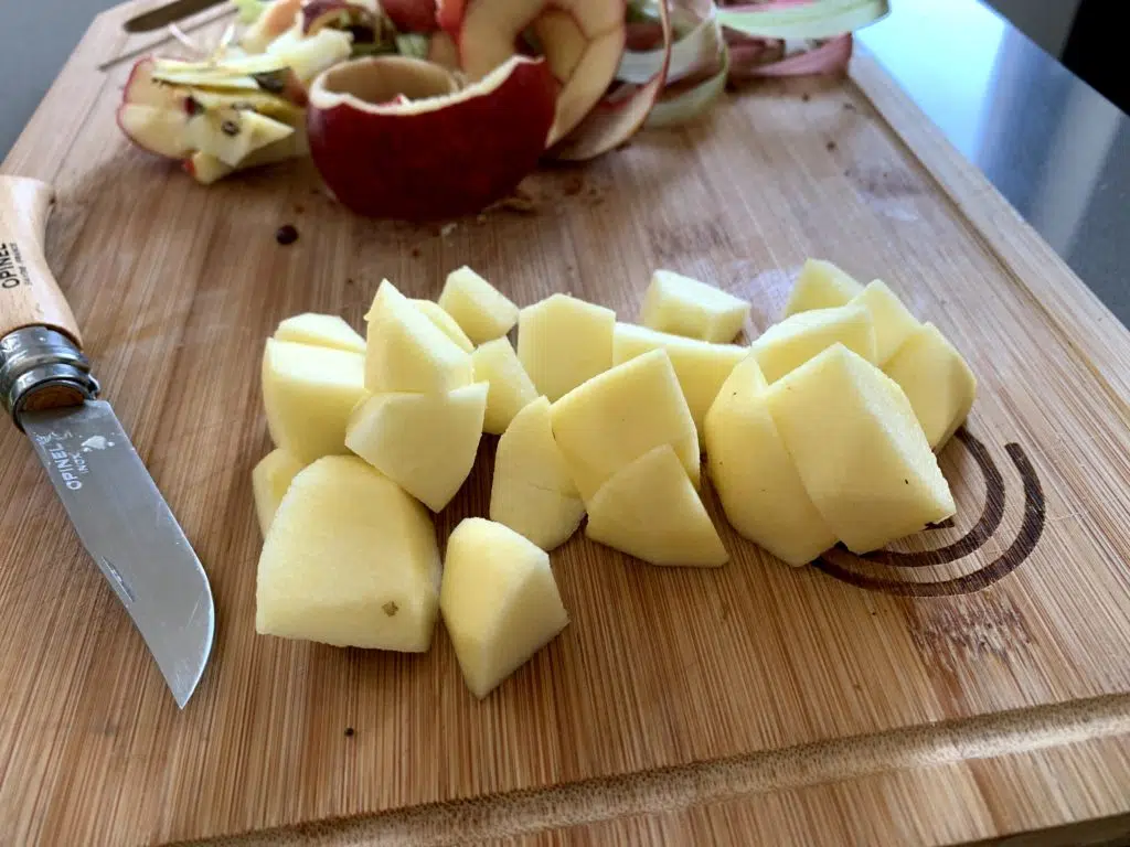 Pomme coupée en cube