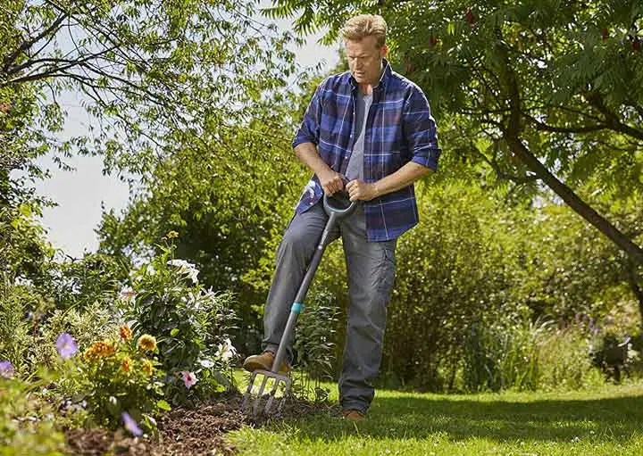 utiliser une fourche-bêche pour le potager