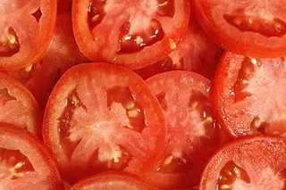 Manger des tomates quotidiennement