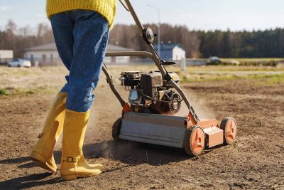 Jardins détruits à cause de cette erreur d'automne avec la tondeuse