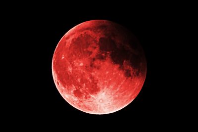 Lune rouge en mars 2025