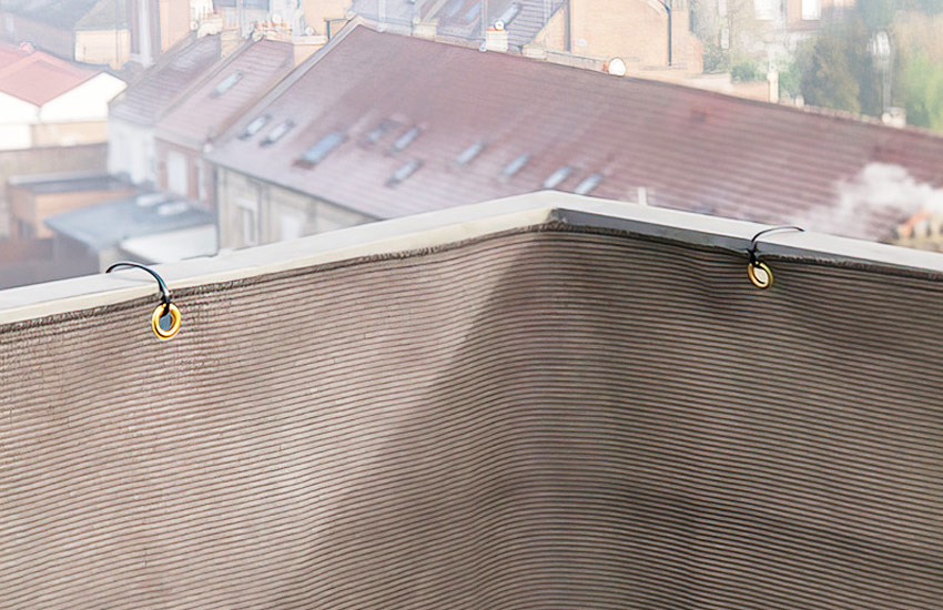 Brise-vue en toile avec œillets 220g/m² © brise-vue.com