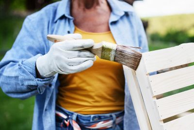 Protéger son mobilier en bois extérieur.